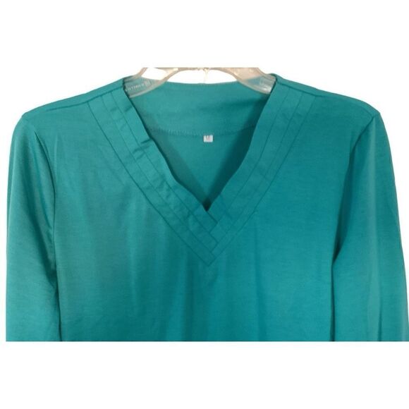 Long Sleeved Tee M  NWOT - Picture 2 of 3